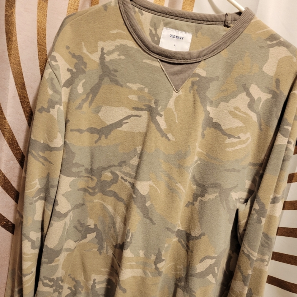 Old Navy Crewneck Camo Sweatshirt